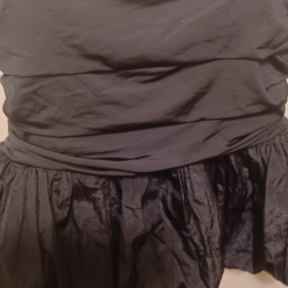 Black Ruched TOP - Picture 5 of 10